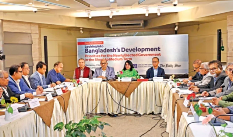 গোলটেবিল আলোচনা জ্বালানি নিরাপত্তা যে কোনো মূল্যে নিশ্চিত করতে হবে